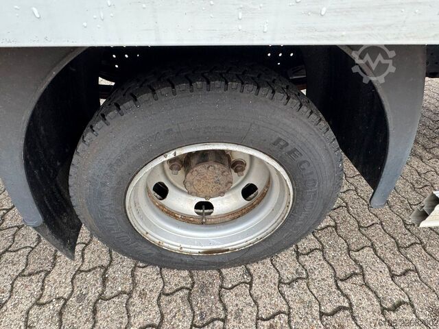 LKW mit Kofferaufbau FUSO Canter 7C15 Koffer mit Ladebordwand