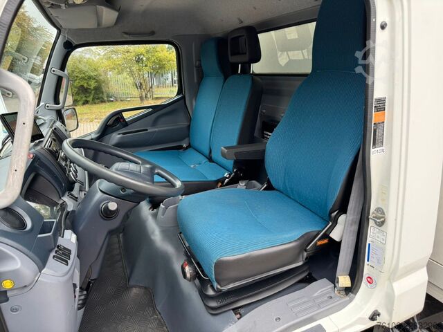 LKW mit Kofferaufbau FUSO Canter 7C15 Koffer mit Ladebordwand