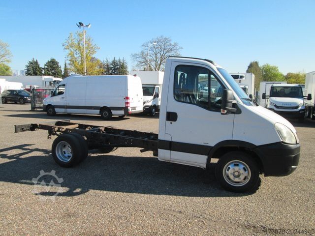 Van chassis IVECO 35 C15 3.0 *Fahrgestell*