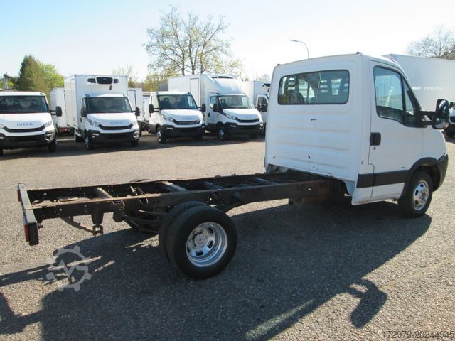 Van chassis IVECO 35 C15 3.0 *Fahrgestell*