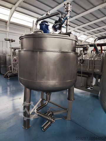 DOUBLE-JACKETED KETTLE / PAN WITH AGITATOR  