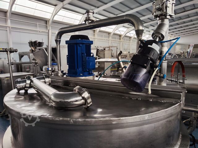 DOUBLE-JACKETED KETTLE / PAN WITH AGITATOR  