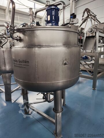 DOUBLE-JACKETED KETTLE / PAN WITH AGITATOR  
