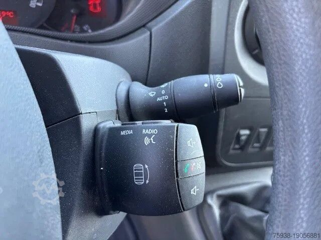 Box van Opel Movano T3300 2.4CDTI L1H1 (EURO 6 / 6 GEARS MAN...