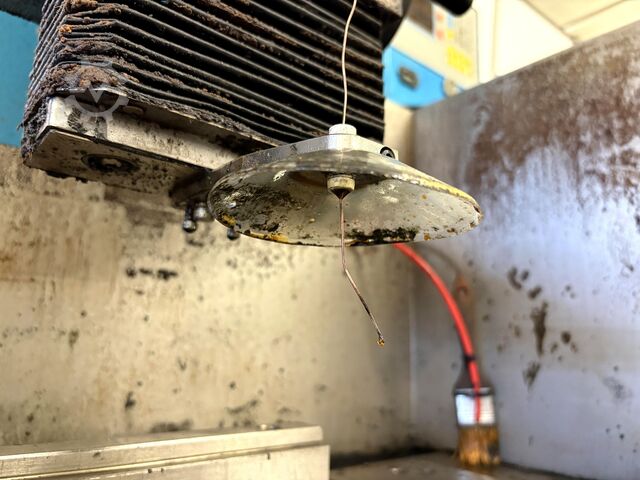 Startlocherodiermaschine Matra BT-2