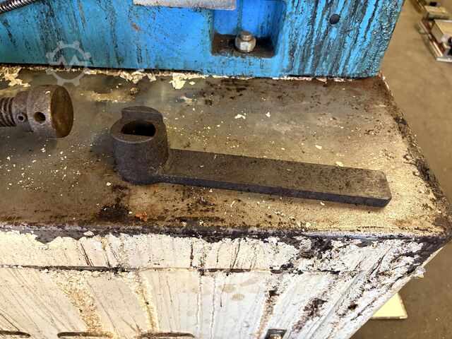 Startlocherodiermaschine Matra BT-2