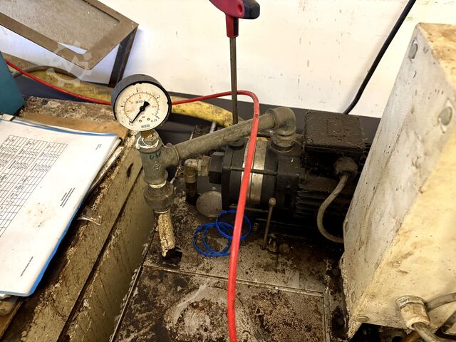 Startlocherodiermaschine Matra BT-2