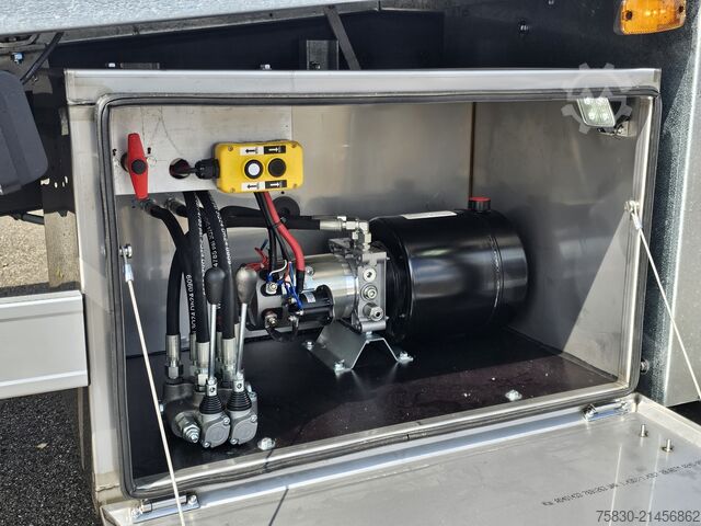 Autotransporter DAF XF 450 / OPRIJ - MACHINE TRANSPORT / 6x2