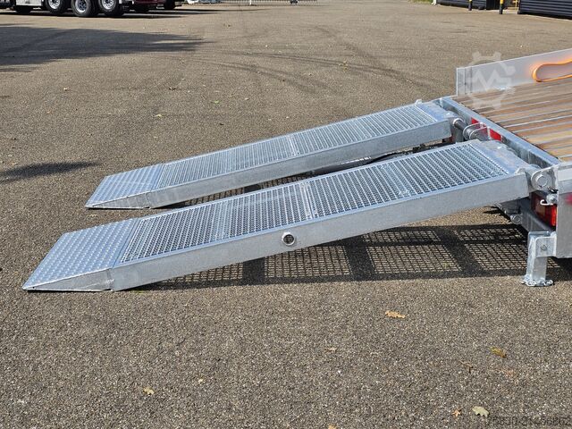 Autotransporter DAF XF 450 / OPRIJ - MACHINE TRANSPORT / 6x2