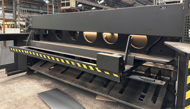 Hydraulische Tafelschere Amada GS11 840 PNEUMATIC SHEET SUPPORT SYS