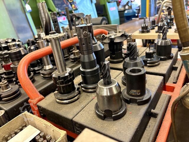 Lot of SK 40 tool holders SK 40 Tool Holders