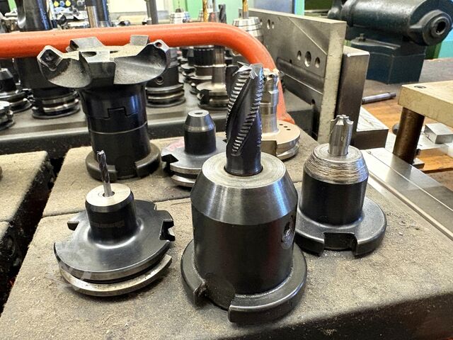 Lot of SK 40 tool holders SK 40 Tool Holders