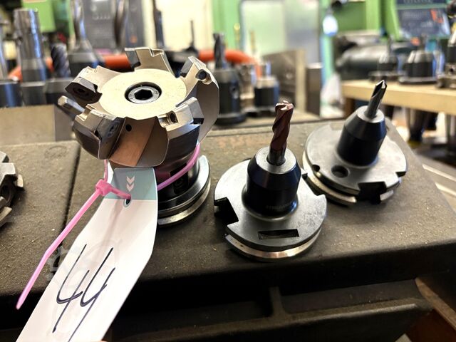 Lot of SK 40 tool holders SK 40 Tool Holders