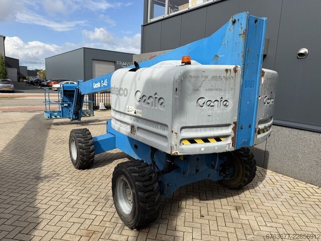 GENIE S-45 telescopic boom lift / aerial work platform 4x4 DEUTZ DIESEL 4,545 hours 15.7 m working h GENIE S-45 Telescoop hoogwerker / boomlift  4x4 DEUTZ DIESEL 4545uur 15,7M Werkhoogte 2016