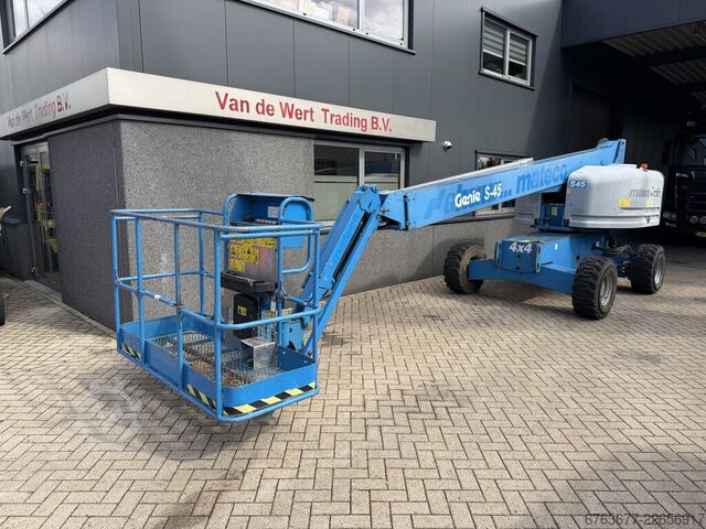 GENIE S-45 telescopic boom lift / aerial work platform 4x4 DEUTZ DIESEL 5189 hours 15.7M working hei GENIE S-45 Telescoop hoogwerker / boomlift  4x4 DEUTZ DIESEL 5189uur 15,7M Werkhoogte 2014