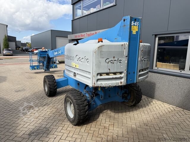 GENIE S-45 telescopic boom lift / aerial work platform 4x4 DEUTZ DIESEL 5189 hours 15.7M working hei GENIE S-45 Telescoop hoogwerker / boomlift  4x4 DEUTZ DIESEL 5189uur 15,7M Werkhoogte 2014