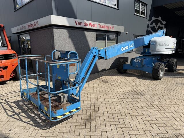 GENIE S-45 Telescopic Boom Lift / Aerial Work Platform, 4x4, DEUTZ DIESEL, 5,532 hours, 15.7m Workin GENIE S-45 Telescoop hoogwerker / boomlift  4x4 DEUTZ DIESEL 5532uur 15,7M Werkhoogte 2014