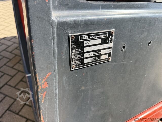 Linde H16T Triplex 470 Freihub / 3. Ventilfunktion am Wagen / VW 1992 / 14.050 Betriebsstunden / LPG LINDE H16T Triplo 470 Freelift / 3e functie op bord / VW 1992 / 14.050 uur LPG