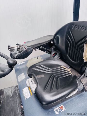 Elektro 4 Rad-Stapler Toyota 8FBMT25-10414