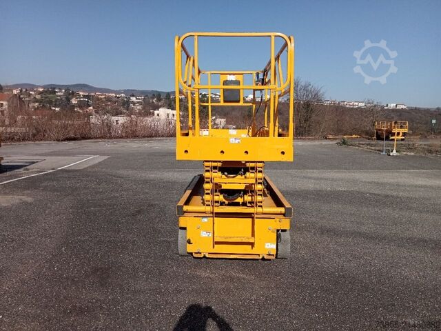 Scherenhubtisch Haulotte Compact 12