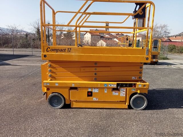 Scherenhubtisch Haulotte Compact 12