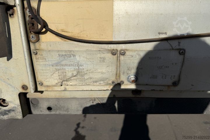 Auflieger mit Pritsche & Plane Schmitz Cargobull S24/27 Plane / Swiss-Vehicle