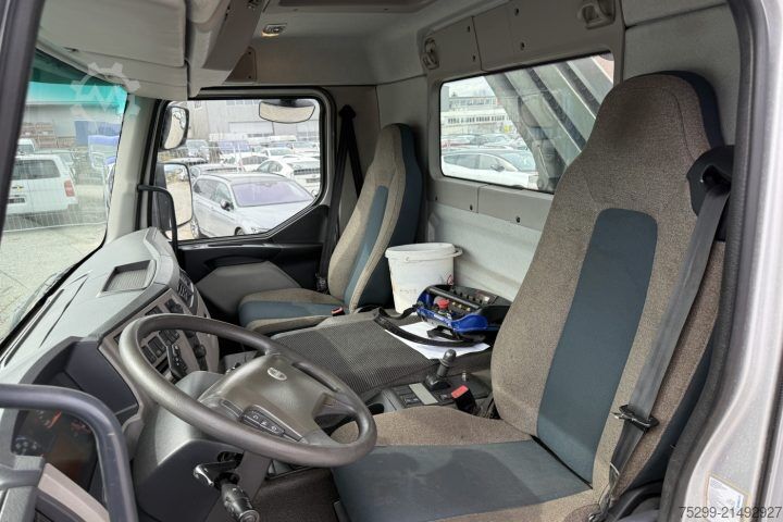 Autokran Volvo FE-320 6x2R Fassi 235 5-Fach