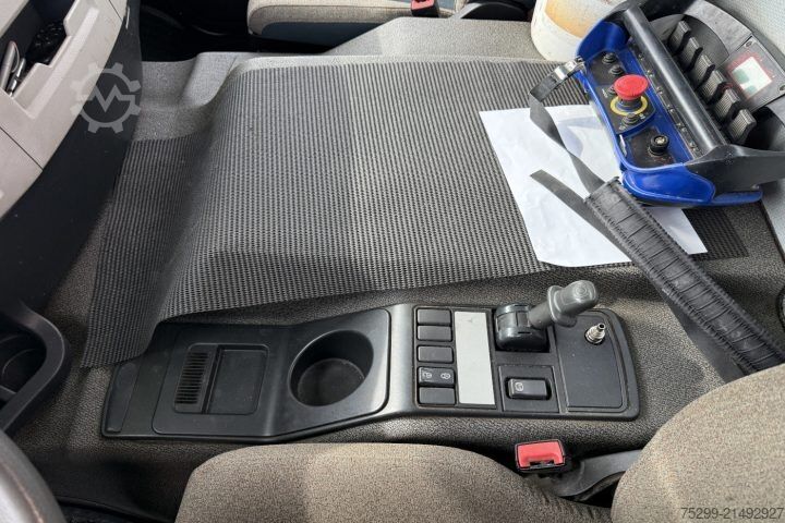 Autokran Volvo FE-320 6x2R Fassi 235 5-Fach