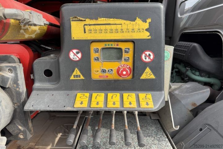 Autokran Volvo FE-320 6x2R Fassi 235 5-Fach