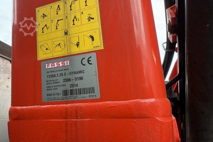 Autokran Volvo FE-320 6x2R Fassi 235 5-Fach