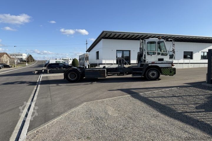 LKW-Fahrgestell YT222 4x2 Chassis-Kabine / Swiss-Vehicle