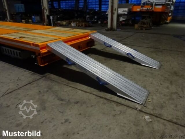 Tieflader-Sattelauflieger Möslein ST 3 Plato 8,7  3 Achs Satteltieflader Plato 45 t GGfür Fertigteile, Baumaschinen