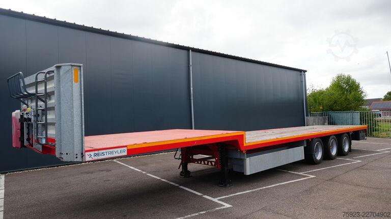 Semi-Tieflader Reistreyler 3 axle semi low loader