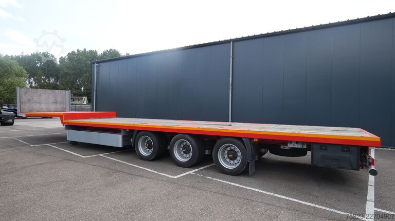 Semi-Tieflader Reistreyler 3 axle semi low loader