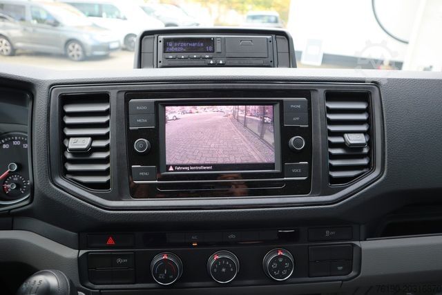 Pick-up van VOLKSWAGEN Crafter 50 Doka Tiefpritsche +Kran (Fa. Schoon)