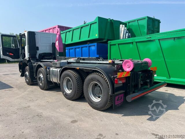 Roll-off tipper truck IVECO IVECO TRAKKER T-WAY AD540 NUOVO SCARRABILE