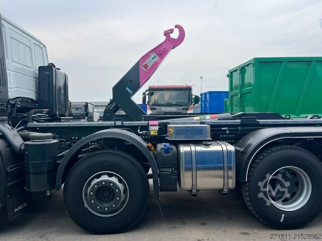 Roll-off tipper truck IVECO IVECO TRAKKER T-WAY AD540 NUOVO SCARRABILE