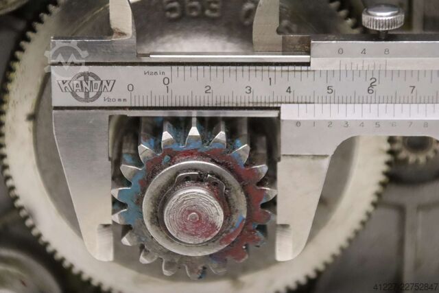 Geared motor 0.07/0.27 kW 680/2900 rpm rpm Mannesmann Demag 13/6 PF 8/2