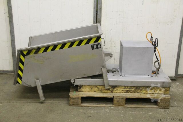 Kippbehälter als Hebekipper Bauer hydraulisch kippbar