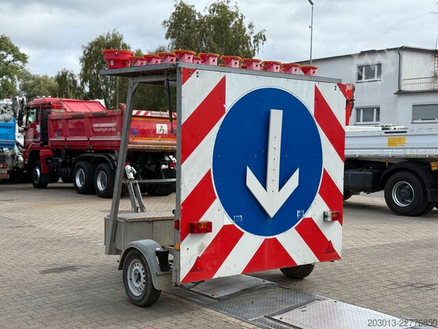 Trailer  Sperranhänger AT93