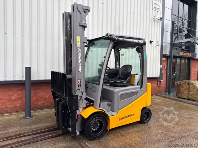 Elektro 4 Rad-Stapler Jungheinrich EFG 430 / ZVG+SS / 2661 Std.