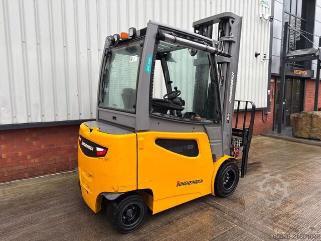 Elektro 4 Rad-Stapler Jungheinrich EFG 430 / ZVG+SS / 2661 Std.