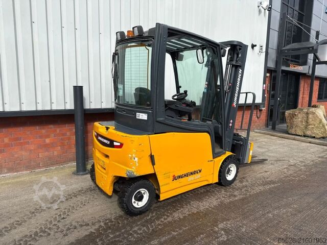 Elektro 4 Rad-Stapler Jungheinrich EFG 320 / 5585 Std.