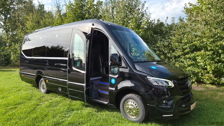 Kleinbus MERCEDES-BENZ 519 Sunset S 4 Ferqui Lagerfahrzeug Stock
