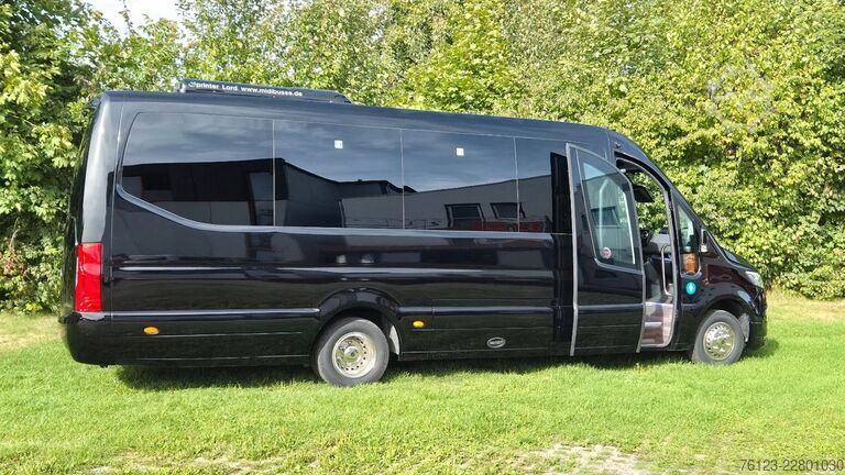 Kleinbus MERCEDES-BENZ 519 Sunset S 4 Ferqui Lagerfahrzeug Stock