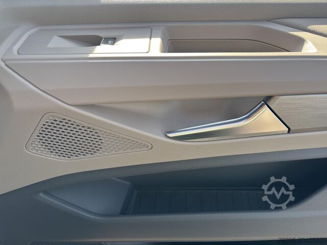 Minibus VW T7 Multivan 2.0 TDI Life ACC AUT Kam. KlimaA LED