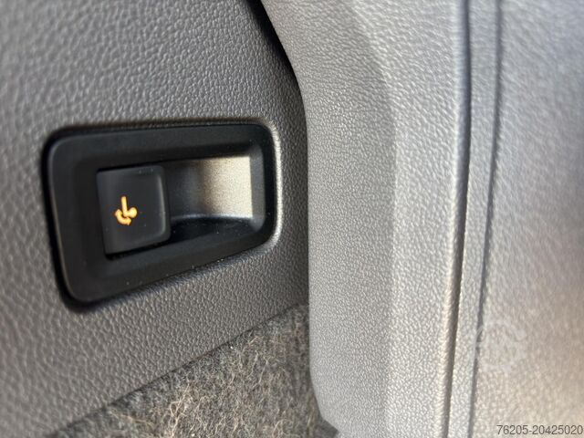 Minibus VW T7 Multivan 2.0 TDI Life ACC AUT Kam. KlimaA LED