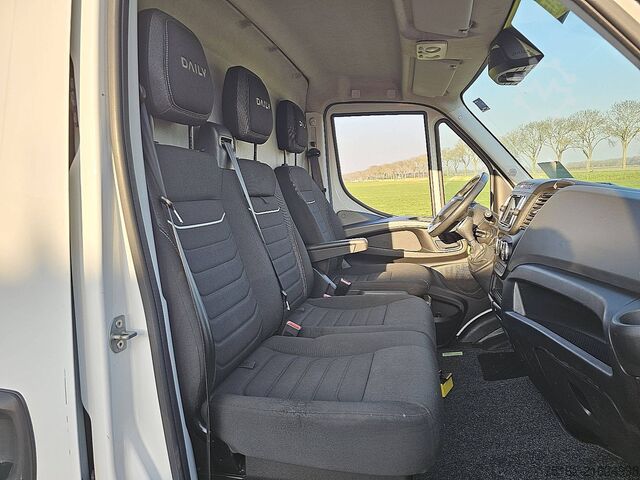 Hochdachkombi IVECO DAILY 35S16 L4H2 Navi Camera AC!