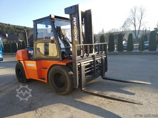 4-wheel forklift DOOSAN D90S-5 / 9 ton