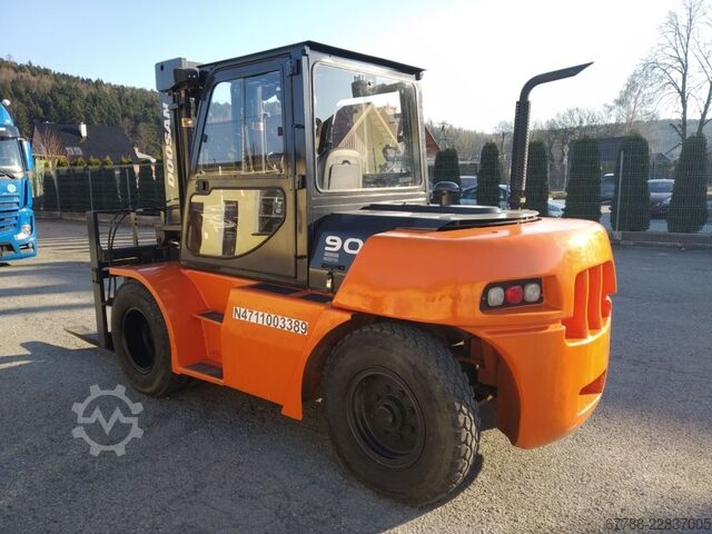 4-wheel forklift DOOSAN D90S-5 / 9 ton